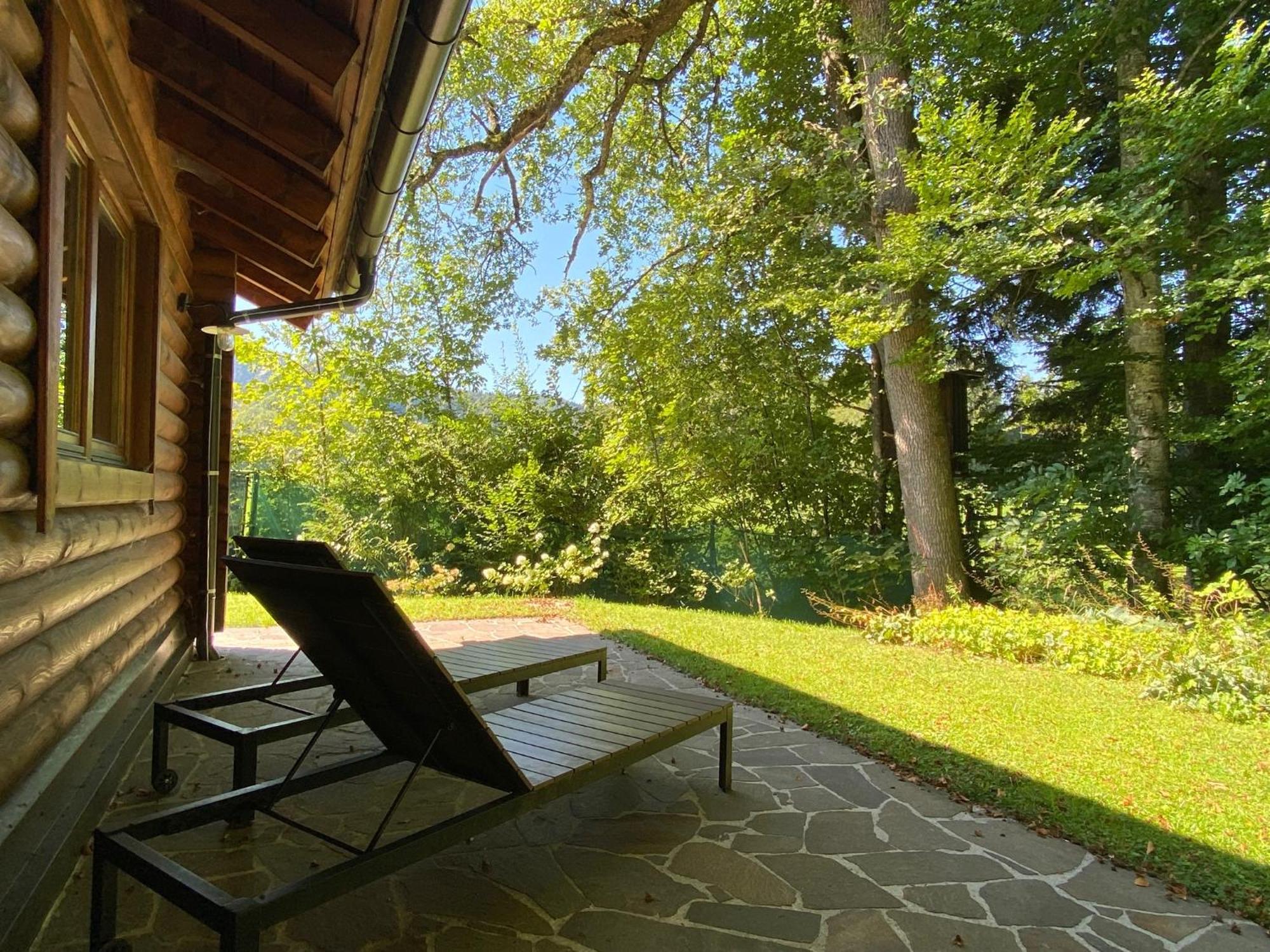 Villa Huette Am Wald Hof bei Salzburg Esterno foto